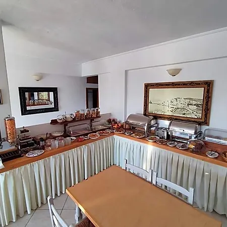 Agnanti Otel 2*